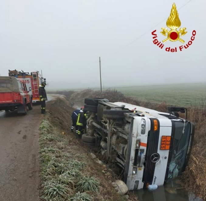 Camion cisterna con gpl si ribalta a Cavallermaggiore