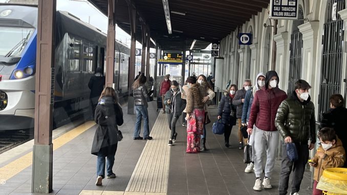 I vandali sono padroni della stazione dei treni 1