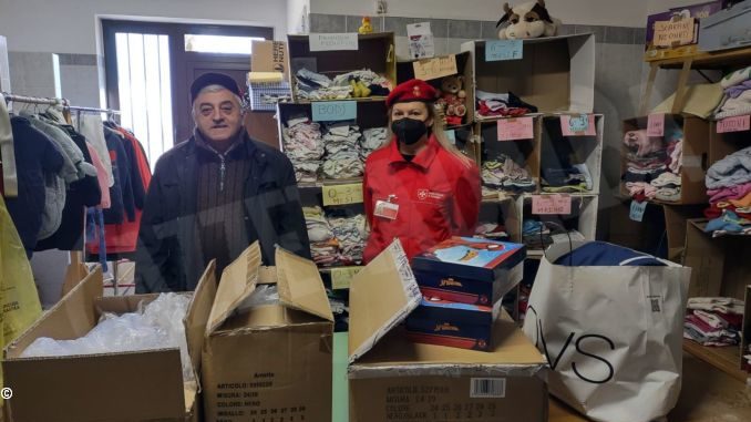 cisom-donazioni2 Alimentari e vestiario donati dal Cisom a Bra, Santa Vittoria e Monticello 1