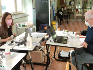 L’autoemoteca dell’Avis nelle scuole: venti nuovi donatori fra gli studenti dell’Einaudi 5