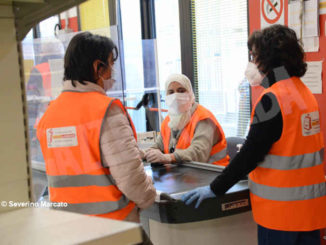 Nel 2021, 1.366 persone aiutate nell'Emporio dove gli euro non servono