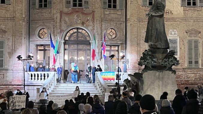 Ucraina, manifestazione contro la guerra a Bra 6