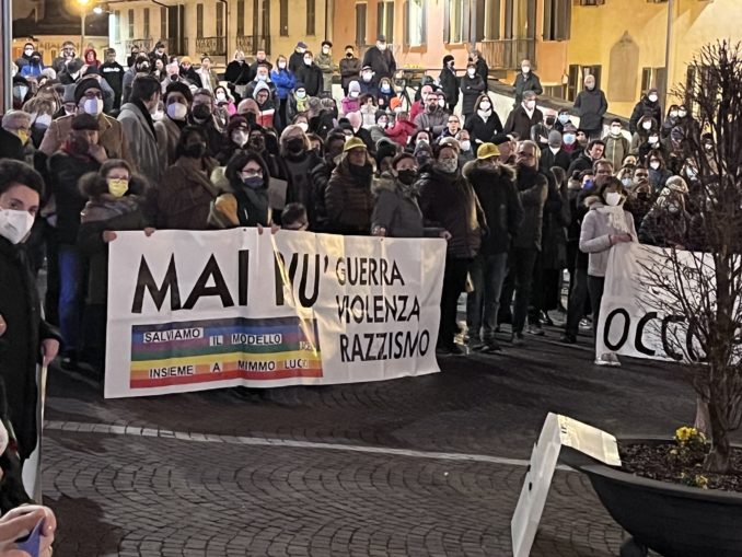 Ucraina, manifestazione contro la guerra a Bra