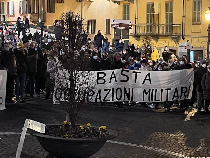 Ucraina, manifestazione contro la guerra a Bra 1