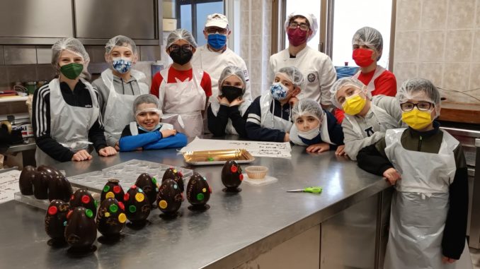 Golosa esperienza per i bambini di Castelletto Uzzone Un'esperienza golosa per i bambini di Castelletto Uzzone