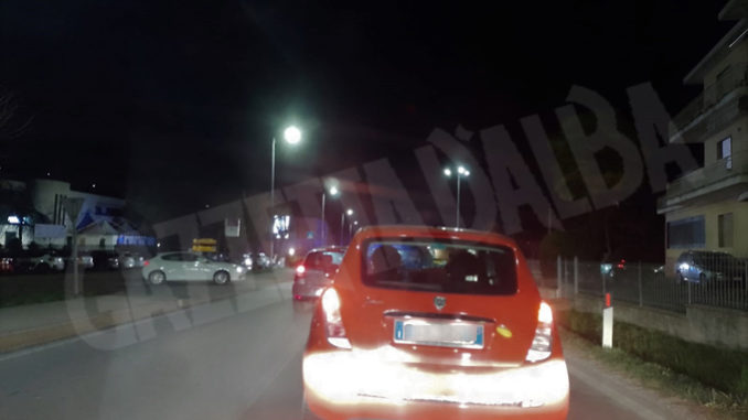 Scontro tra due auto a Ricca d'Alba, intervengono i Vigili del fuoco del presidio cittadino