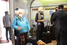 Arrivati ad Alba i primi profughi ucraini accolti dalla Diocesi (FOTOGALLERY)