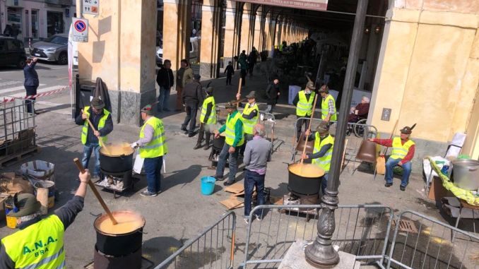 Appuntamento vincente quello della polenta della solidarietà oggi a Bra 1