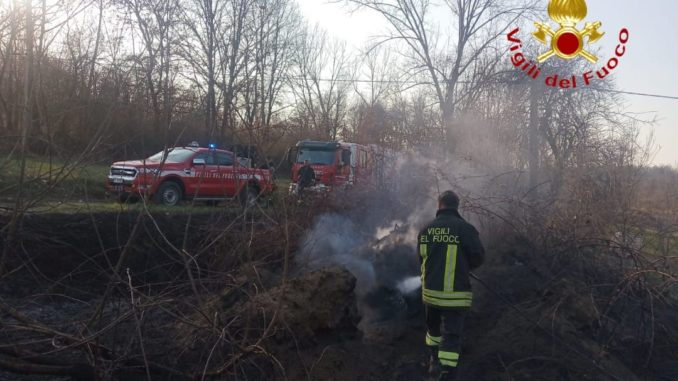 incendio San Paolo Pomeriggio di incendi nell'Astigiano