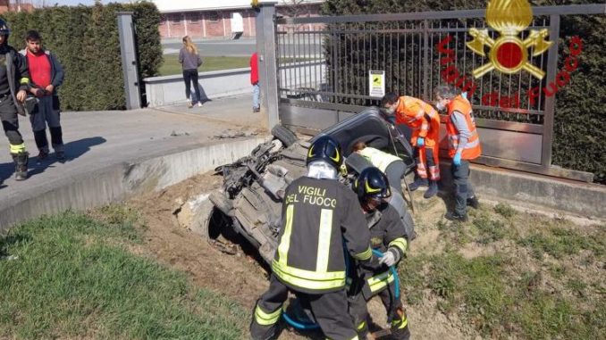 Auto fuoristrada sulla provinciale: muoiono un uomo e una donna