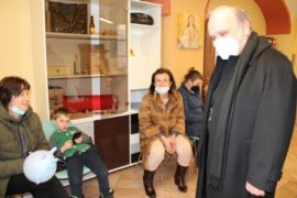 Arrivati ad Alba i primi profughi ucraini accolti dalla Diocesi (FOTOGALLERY) 7