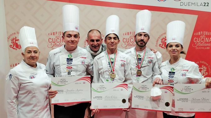 Campionati della Cucina italiana 2022: tra 1.500 concorrenti, la squadra della Provincia Granda conquista due medaglie d'oro e una d'argento (FOTOGA