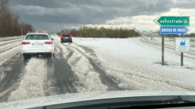 Maltempo: raffiche di vento e grandinate sul Piemonte