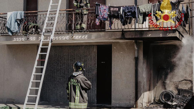 Principio di incendio in un'abitazione a Busca