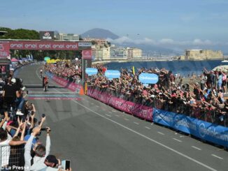 Al Giro vince De Gendt. Domani arrivo in salita