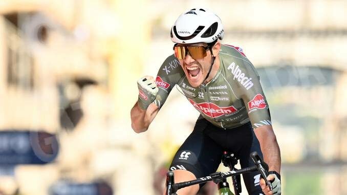 Giro d'Italia: Oldani vince a Genova, Sobrero è ventiduesimo