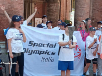 Il passaggio della fiamma dei giochi Special olympics ad Alba (FOTO E VIDEO) 5