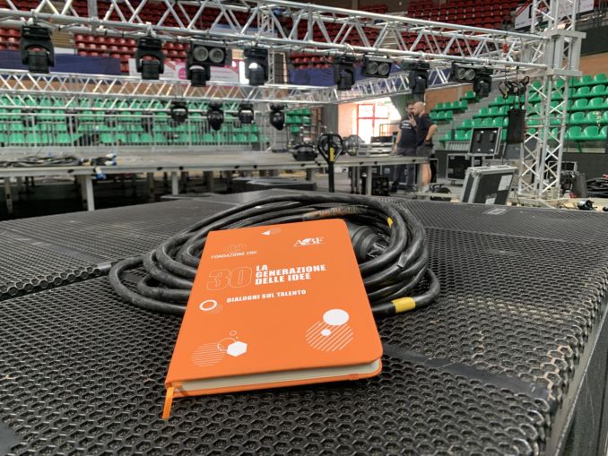 Dialoghi sul talento. Per il trentennale della Crc Bocelli e Romano incontrano duemila studenti 1