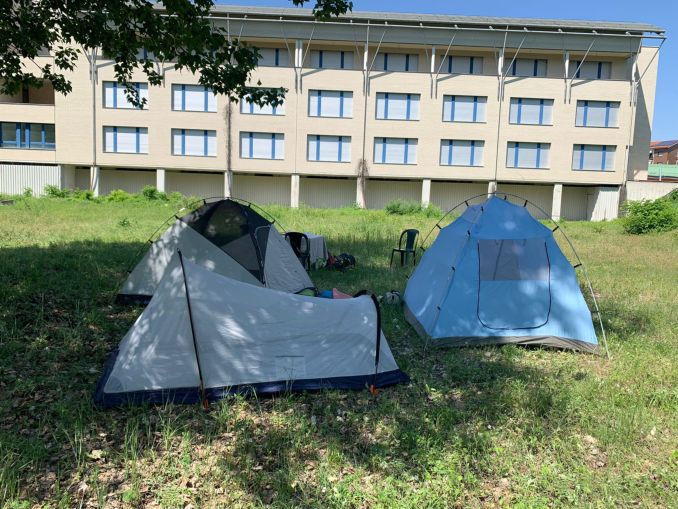 Il Medical hotel “occupato”: «La casa è un diritto, invece di costruire utilizziamo gli spazi disponibili» 1