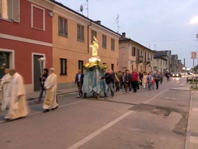 bra-processione-madonna-salesiani5