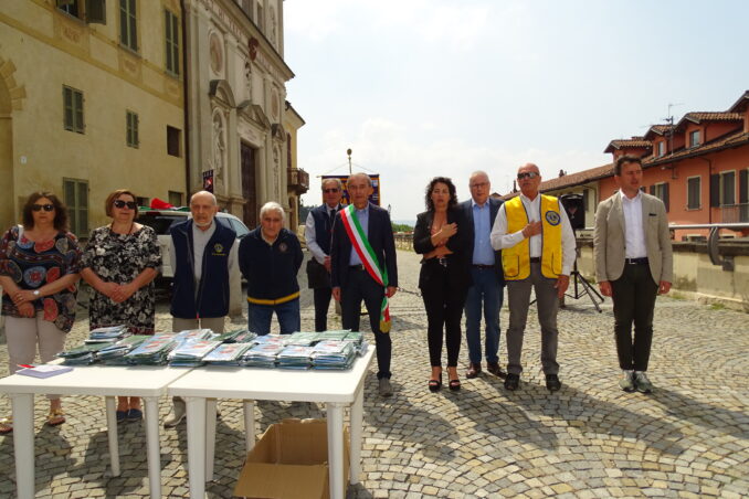 Tricolore agli studenti per la Festa della Repubblica 1