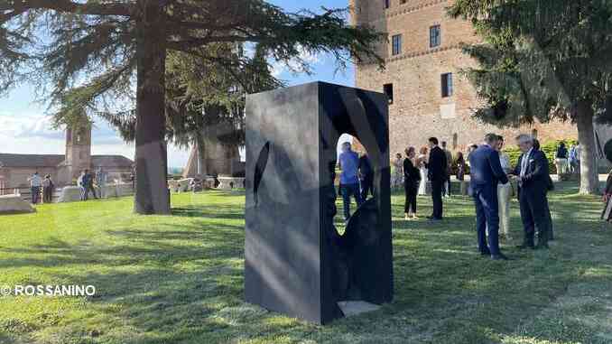 a cielo aperto 2 Arte e musica al castello di Grinzane con il progetto A cielo aperto