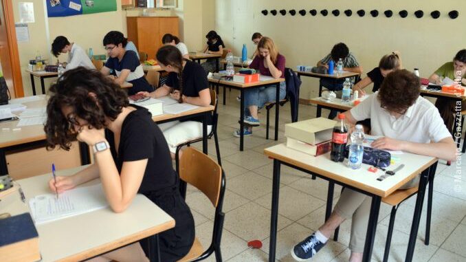 La Postale monitora per una Maturità al sicuro insieme a Skuola.net