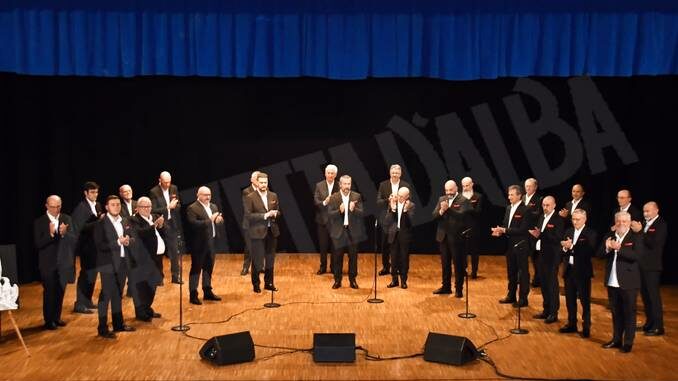 Il coro Città di Carignano e Sos cantores de Benetutti in visita ad Alba e nelle Langhe