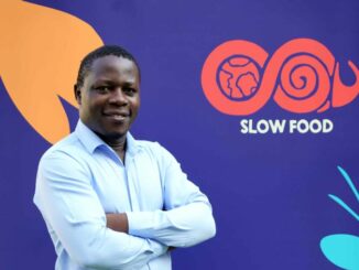 Il nuovo presidente di Slow food è Edward Mukiibi, nato in Uganda nel 1986, anno in cui Petrini a Bra fondava il movimento