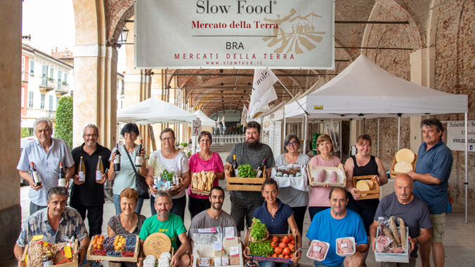 gran successo dell’aperitivo organizzato al Mercato della Terra di Bra