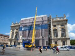 Il volo delle statue di palazzo Madama a Torino: ora sono a terra per il restauro 1