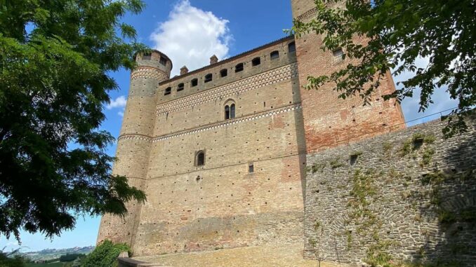 Sabato 13 agosto, appuntamento a Serralunga d'Alba con il Castello segreto