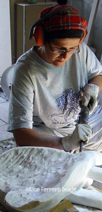 La scultura di Cristiana Cravanzola dalla Toscana alle colline di Langa 1