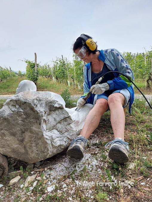 La scultura di Cristiana Cravanzola dalla Toscana alle colline di Langa 9