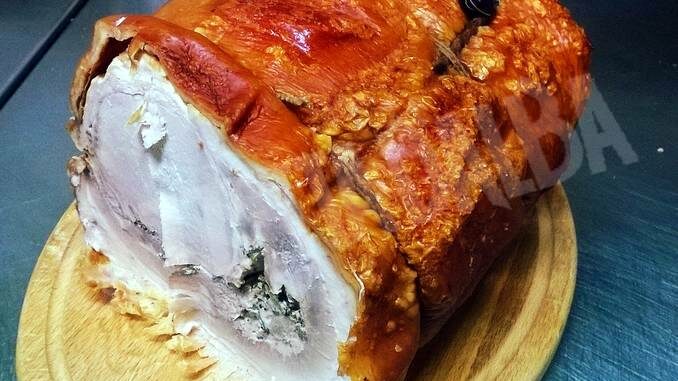 Sabato 27 la Pro loco di Vezza propone porchetta e musica in piazza San Carlo