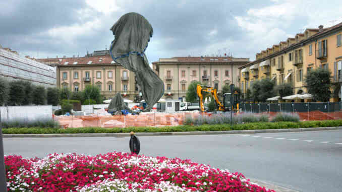 Domani sarà svelata Alba in piazza Ferrero