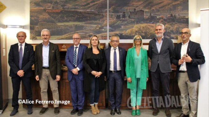 Incontro Alba Accademia Alberghiera (15)_764x509 Cerimonia di consegna attestati ai futuri Chef ed Operatori Turistici del territorio, presentate le iniziative territoriali ed internazionali di Alba Accademia Alberghiera (FOTOGALLERY e VIDEO) 14