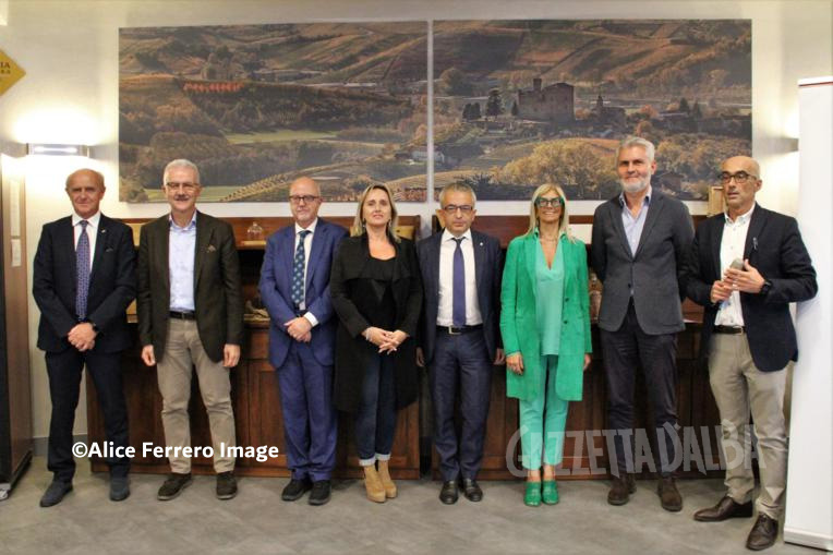 Cerimonia di consegna attestati ai futuri Chef ed Operatori Turistici del territorio, presentate le iniziative territoriali ed internazionali di Alba Accademia Alberghiera (FOTOGALLERY e VIDEO) 14