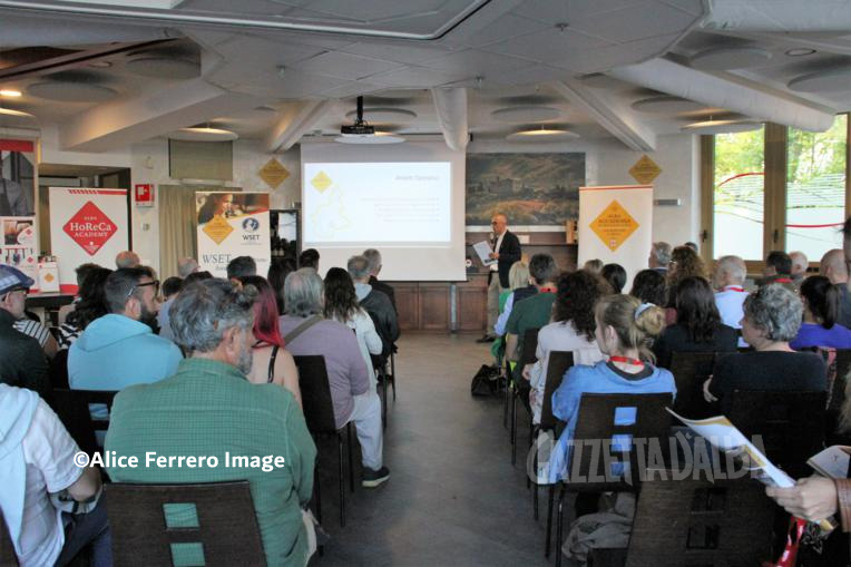 Cerimonia di consegna attestati ai futuri Chef ed Operatori Turistici del territorio, presentate le iniziative territoriali ed internazionali di Alba Accademia Alberghiera (FOTOGALLERY e VIDEO) 3