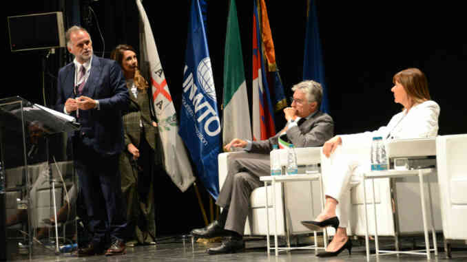 Ministro turismo Italia - 3 Per il forum globale del turismo Alba è un modello da riproporre