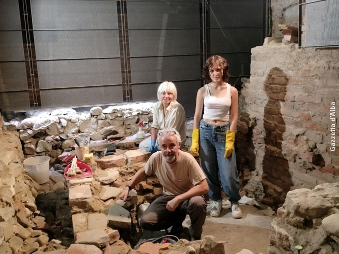 I lavori di restauro alla facciata del duomo albese 5