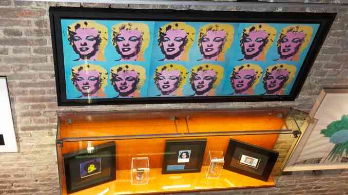 Barbaresco, la mostra che porta Andy Warhol in Langa