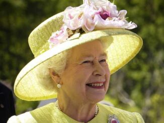 È morta Elisabetta II regina d'Inghilterra. Alba le consegno il tartufo dell'anno nel 1959