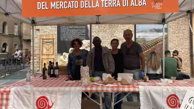 Con Slow Food si degusta il mercato della terra in piazza Pertinace