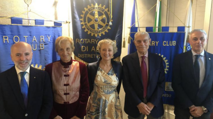 Rotary club Bra Rotary club Bra: una magnifica serata con il professor Segre