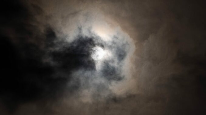 L'eclissi solare avvistata anche ad Alba