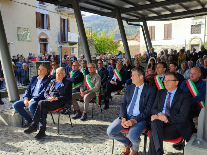 La piazzetta dedicata all'ex sindaco Filante 2