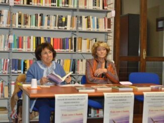 Franca Benedusi, con il romanzo "Il mio nome è Daniela", incanta il suo pubblico alla Biblioteca Civica "Angelo Ruga" di Clavesana