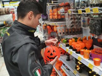 Maxi-sequestro di giocattoli della Finanza per la festa di Halloween