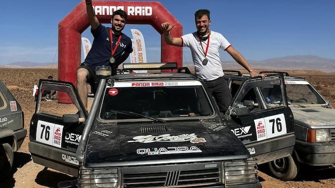 Nel Sahara con una vecchia Panda: la bella impresa di Mattia e Alberto